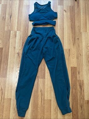 High-Waist Teal Yoga Cutout Pants and Bra Set